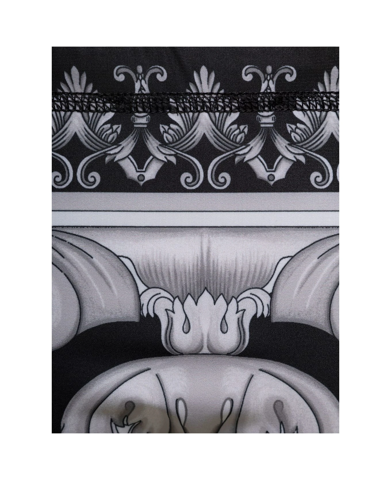 Versace Black And White Swim Briefs With All-over Barocco Print In Stretch Polyester Man 4 Versace Black And White Swim Briefs With All-over Barocco Print In Stretch Polyester Man - Image 2