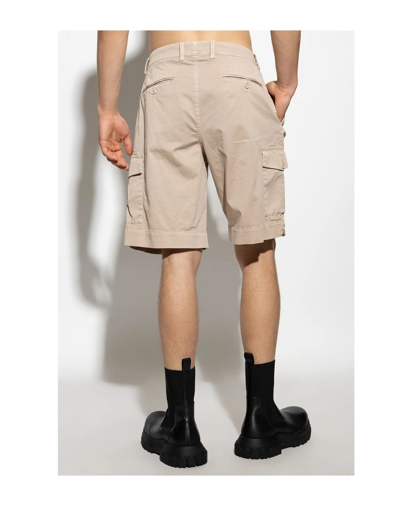 Dolce & Gabbana Cargo Shorts 4 Dolce & Gabbana Cargo Shorts - Image 2
